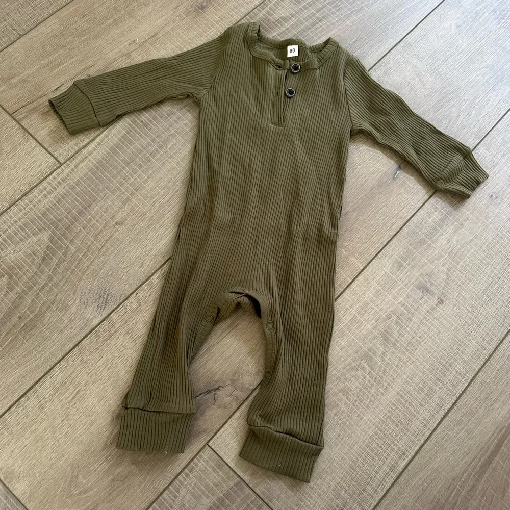 Baby Ribbed One Piece Romper Set in Green and Orange Tone Size 9-12 Months NWOT